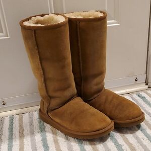 UGG Classic Tall Size 6